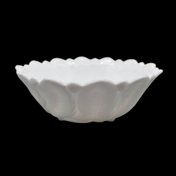 Indiana Glass Wild Rose Bowl Milk Glass Patterned Serving Bowl Vintage - Picture 1 of 9